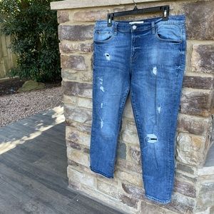 Gap 31R Beat girlfriend distressed jeans